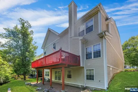 6 Boulder Run Oakland NJ 07436