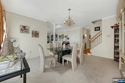 6 Boulder Run Oakland NJ 07436