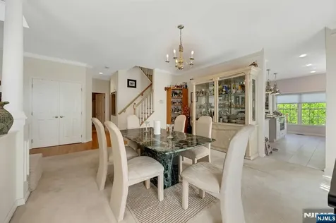 6 Boulder Run Oakland NJ 07436