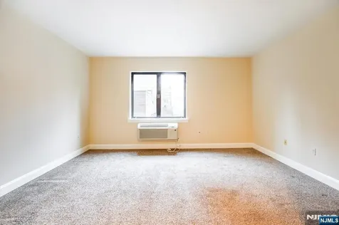 29 1st Street Hackensack NJ 07601