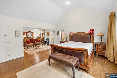 37 Berkshire Road Woodcliff Lake NJ 07677