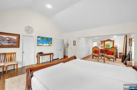 37 Berkshire Road Woodcliff Lake NJ 07677