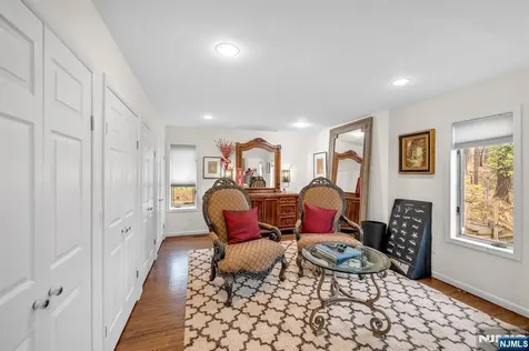 37 Berkshire Road Woodcliff Lake NJ 07677