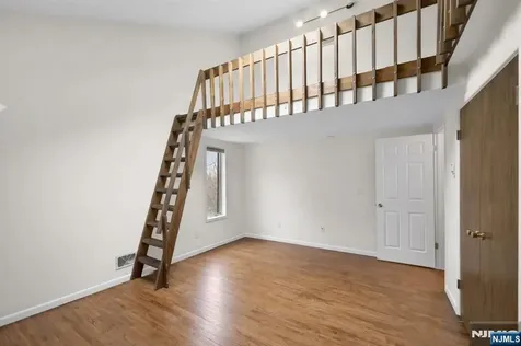 37 Berkshire Road Woodcliff Lake NJ 07677