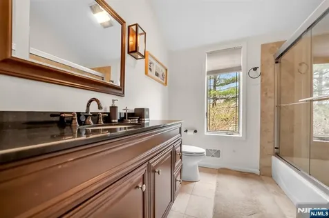 37 Berkshire Road Woodcliff Lake NJ 07677