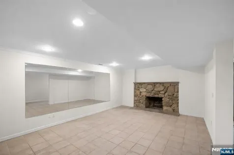 37 Berkshire Road Woodcliff Lake NJ 07677