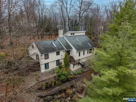 37 Berkshire Road Woodcliff Lake NJ 07677