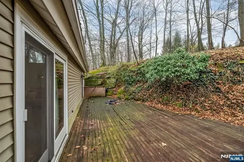 37 Berkshire Road Woodcliff Lake NJ 07677