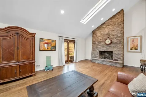 37 Berkshire Road Woodcliff Lake NJ 07677