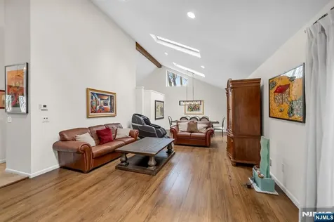 37 Berkshire Road Woodcliff Lake NJ 07677