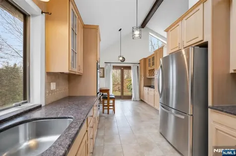 37 Berkshire Road Woodcliff Lake NJ 07677