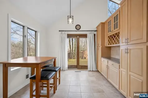 37 Berkshire Road Woodcliff Lake NJ 07677