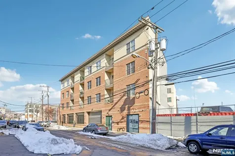 15-19 Tichenor Newark NJ 07112