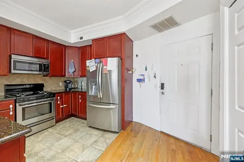 15-19 Tichenor Newark NJ 07112