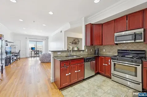 15-19 Tichenor Newark NJ 07112