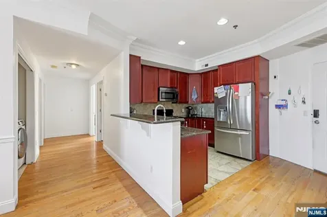 15-19 Tichenor Newark NJ 07112