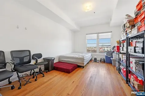 15-19 Tichenor Newark NJ 07112