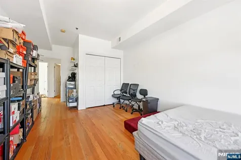 15-19 Tichenor Newark NJ 07112