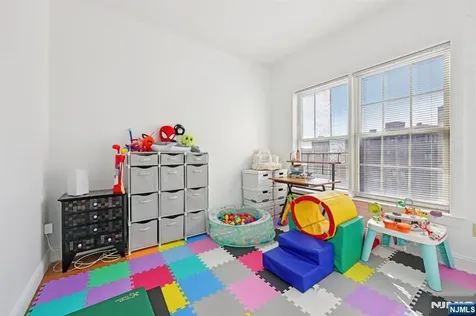 15-19 Tichenor Newark NJ 07112