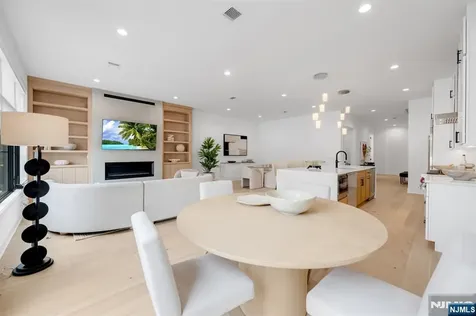 27 Feldman Court Paramus NJ 07652