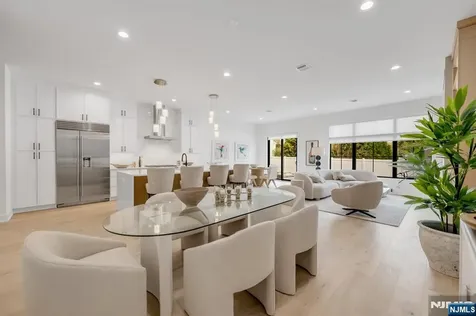 27 Feldman Court Paramus NJ 07652