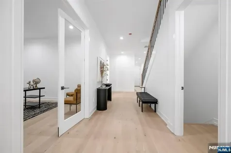 27 Feldman Court Paramus NJ 07652