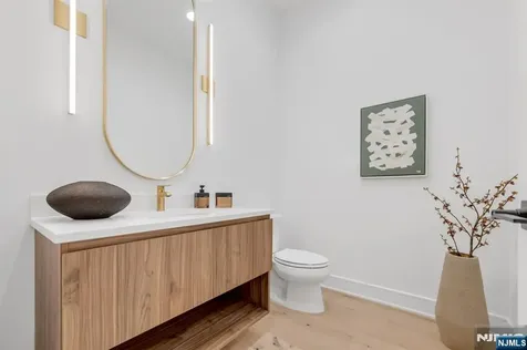 27 Feldman Court Paramus NJ 07652