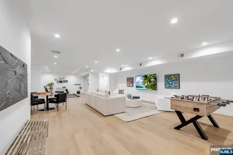 27 Feldman Court Paramus NJ 07652
