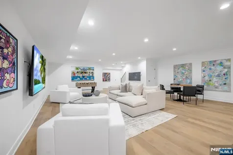 27 Feldman Court Paramus NJ 07652
