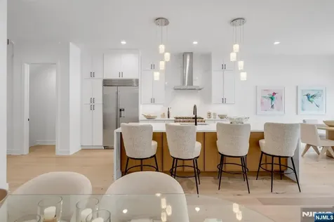 27 Feldman Court Paramus NJ 07652