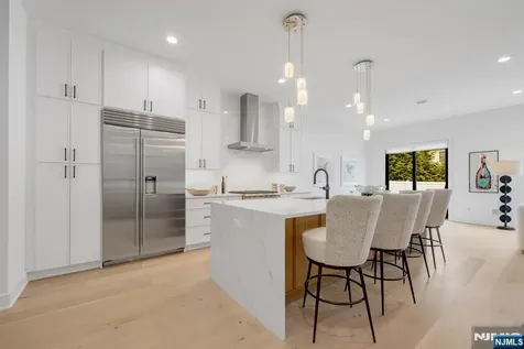 27 Feldman Court Paramus NJ 07652