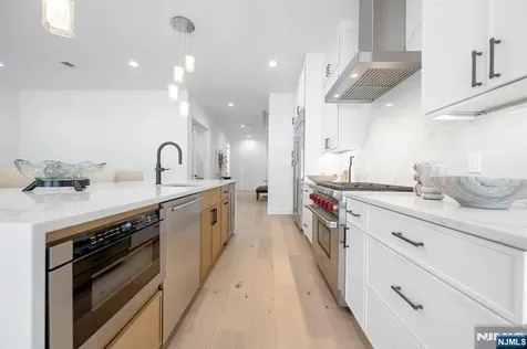 27 Feldman Court Paramus NJ 07652