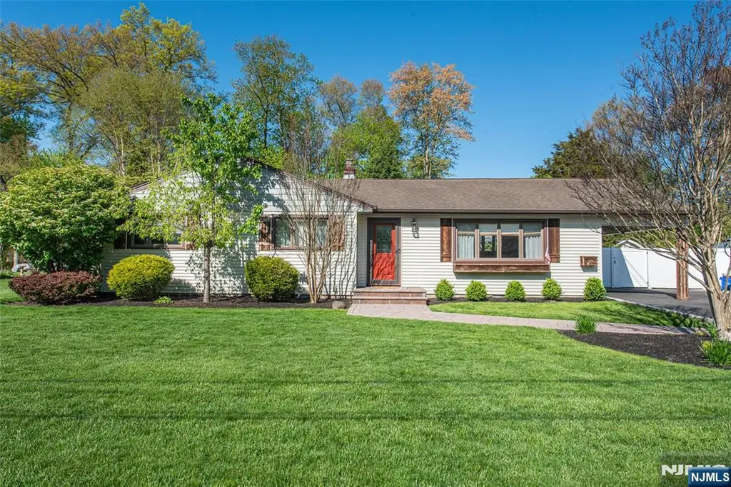 18 Evergreen Drive Lincoln Park Borough NJ 07035