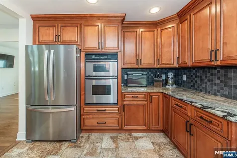 18 Evergreen Drive Lincoln Park Borough NJ 07035