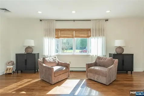 18 Evergreen Drive Lincoln Park Borough NJ 07035