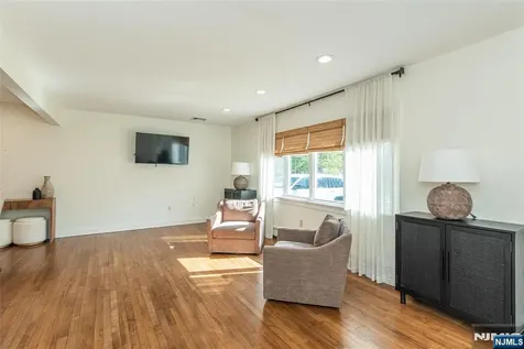 18 Evergreen Drive Lincoln Park Borough NJ 07035