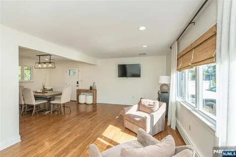 18 Evergreen Drive Lincoln Park Borough NJ 07035