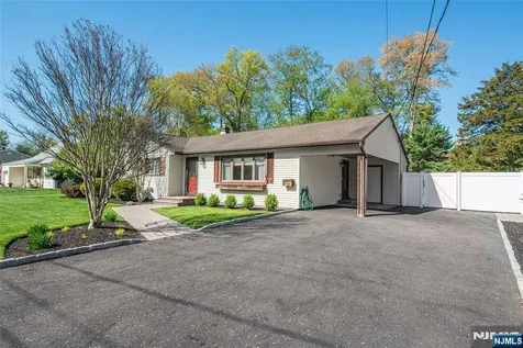 18 Evergreen Drive Lincoln Park Borough NJ 07035