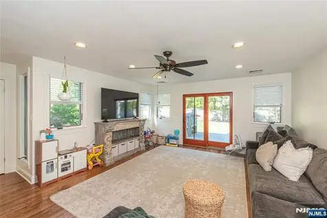 18 Evergreen Drive Lincoln Park Borough NJ 07035
