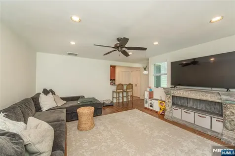 18 Evergreen Drive Lincoln Park Borough NJ 07035