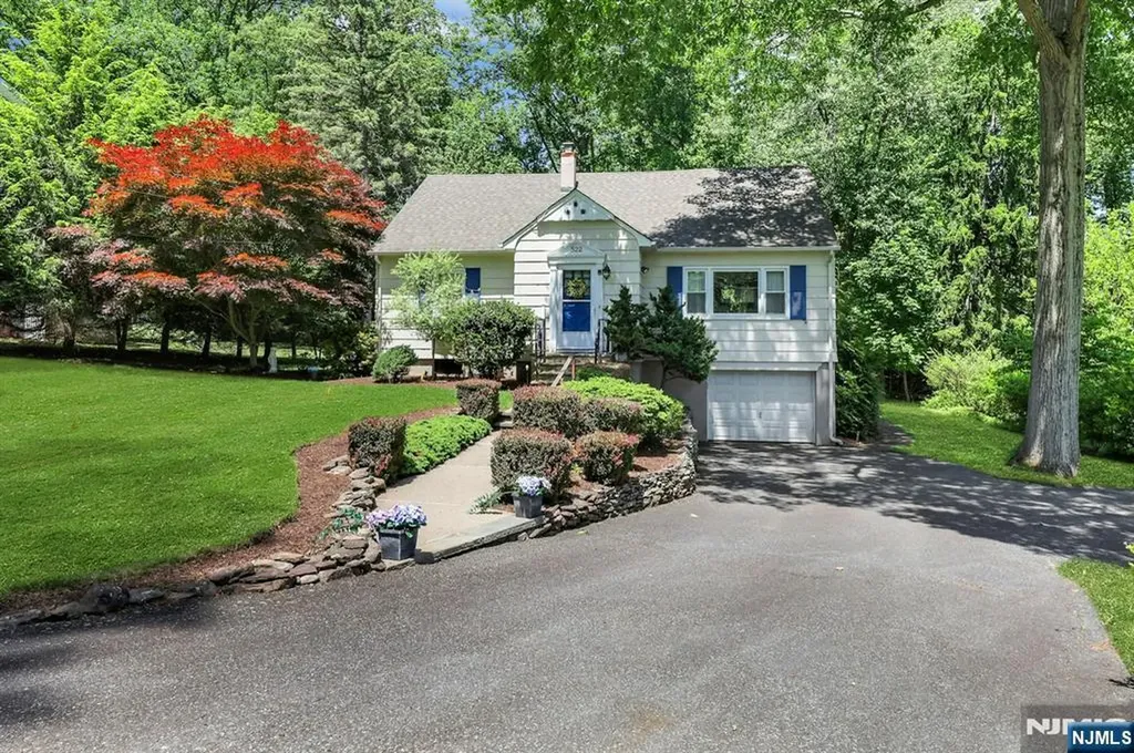 522 Helena Avenue Wyckoff NJ 07481