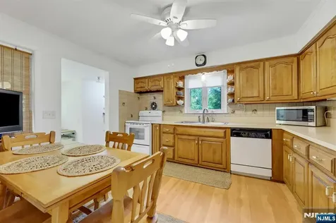 522 Helena Avenue Wyckoff NJ 07481