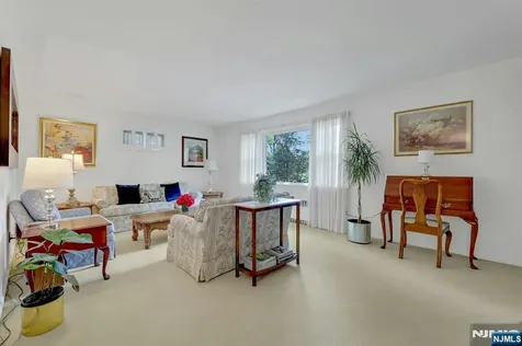 522 Helena Avenue Wyckoff NJ 07481