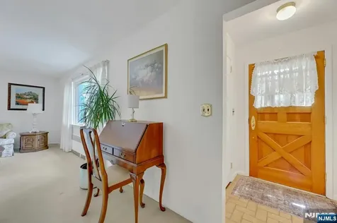 522 Helena Avenue Wyckoff NJ 07481