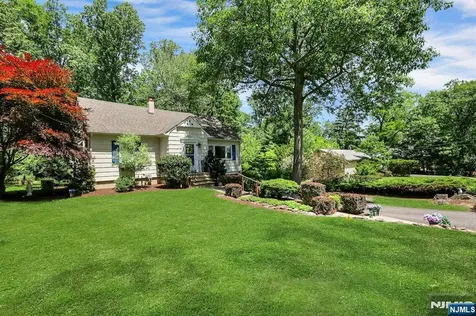 522 Helena Avenue Wyckoff NJ 07481