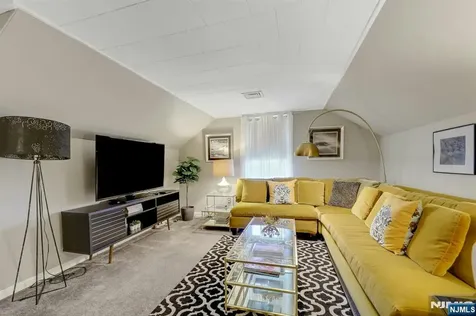 522 Helena Avenue Wyckoff NJ 07481