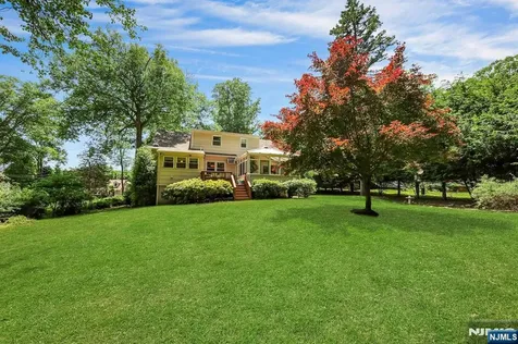 522 Helena Avenue Wyckoff NJ 07481