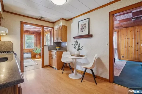 649 8th Street Carlstadt NJ 07072