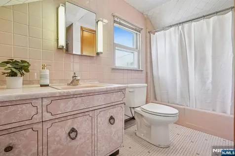 649 8th Street Carlstadt NJ 07072