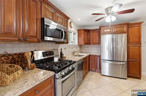 31 Martin Terrace Hackensack NJ 07601